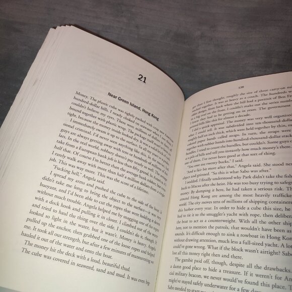 Book Vanishing Games Bestseller Novel Fiction Roger Hobbs South China Sea Macau - Picture 9 of 11